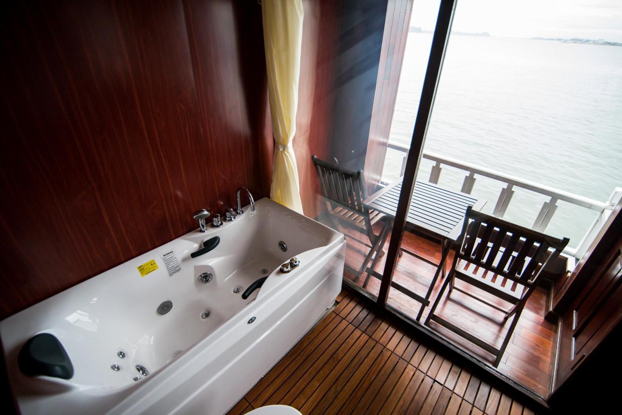 Hotel Renea Cruises Halong Ha Long Exterior foto