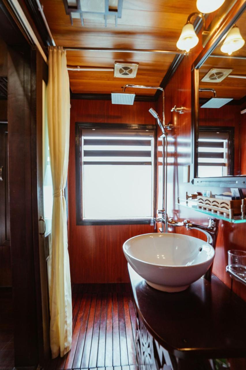 Hotel Renea Cruises Halong Ha Long Exterior foto