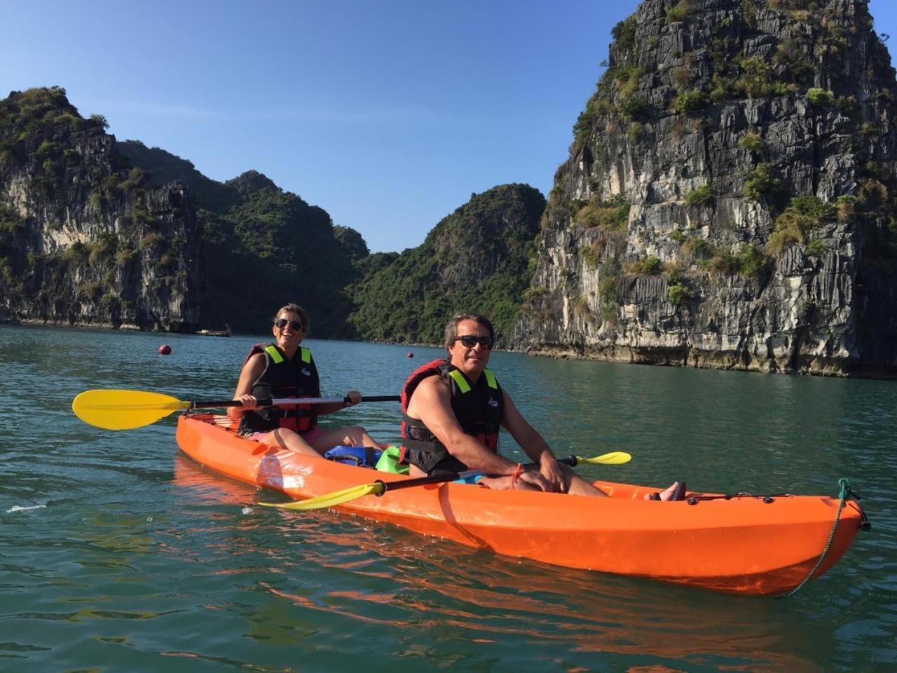 Hotel Renea Cruises Halong Ha Long Exterior foto