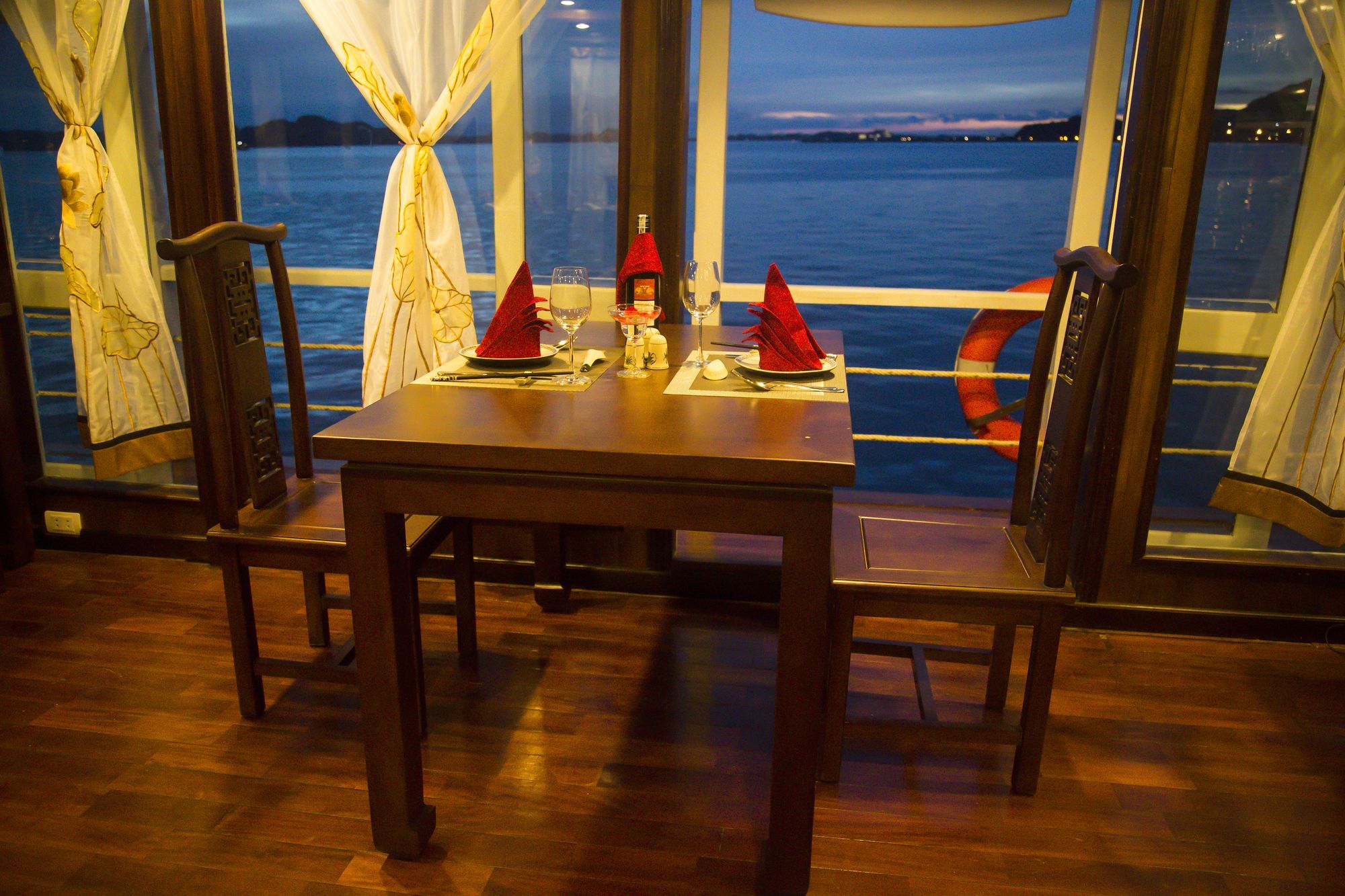 Hotel Renea Cruises Halong Ha Long Exterior foto