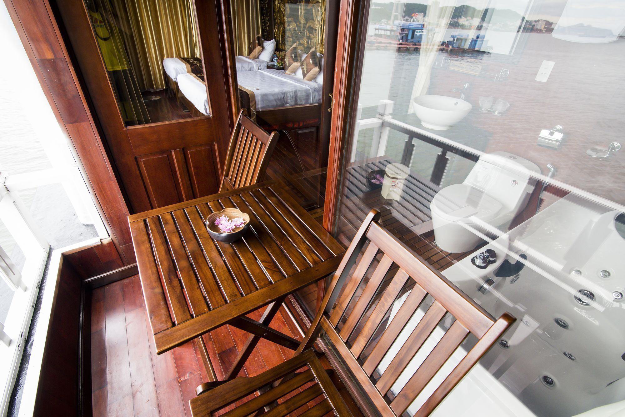 Hotel Renea Cruises Halong Ha Long Exterior foto